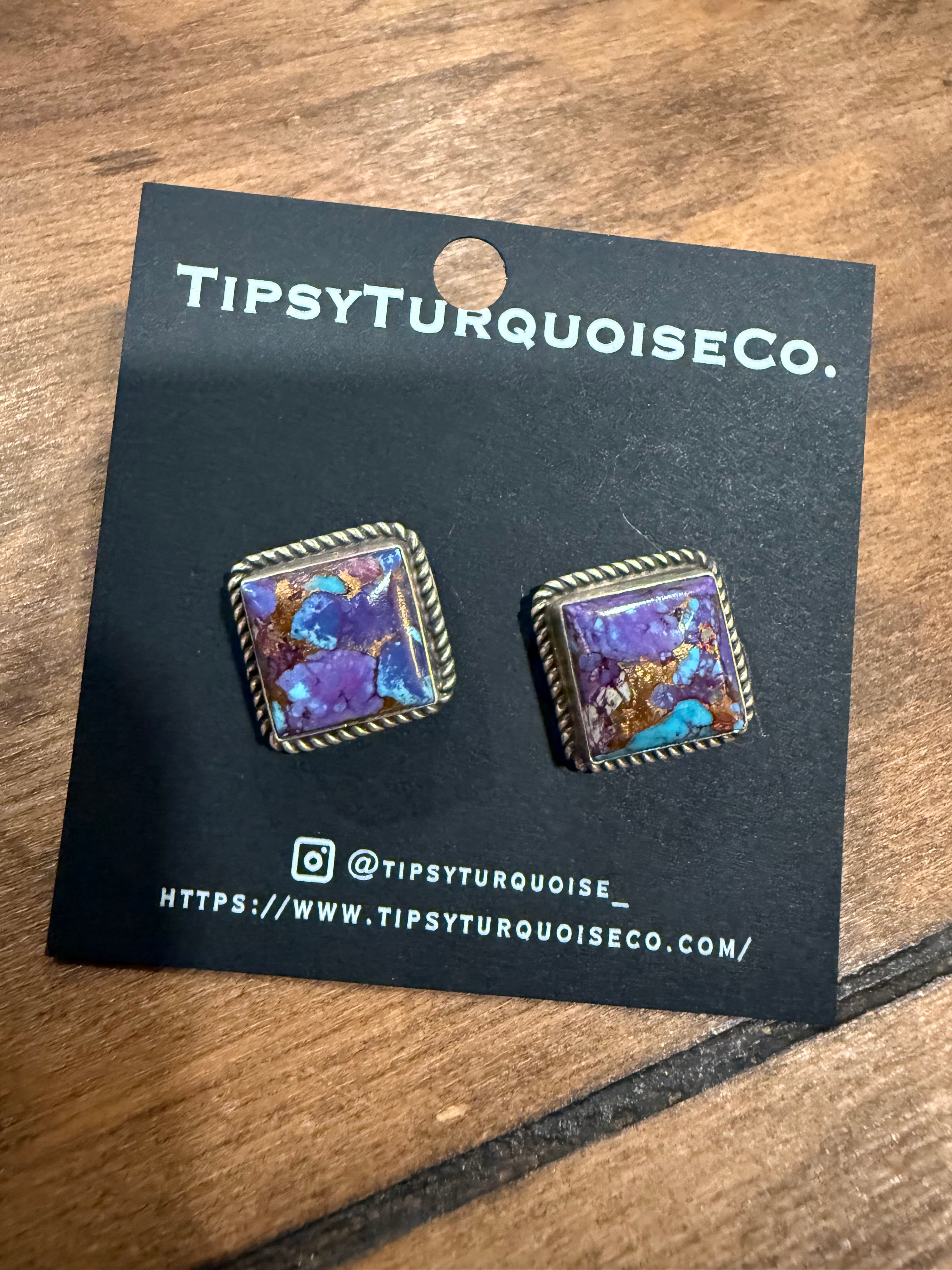 Square Earrings w/ Rope Design