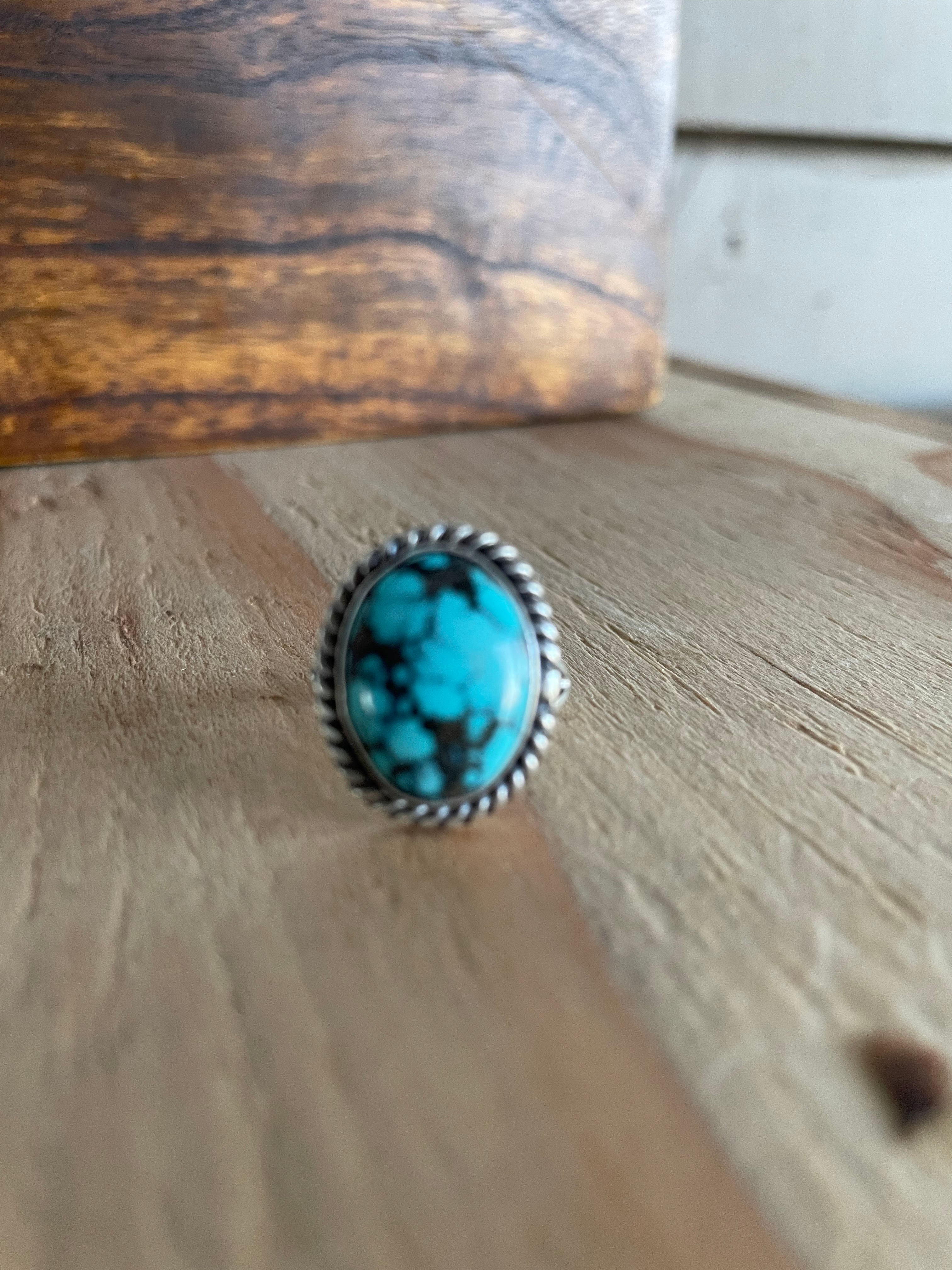 Turquoise Oval Ring w/ Rope Design