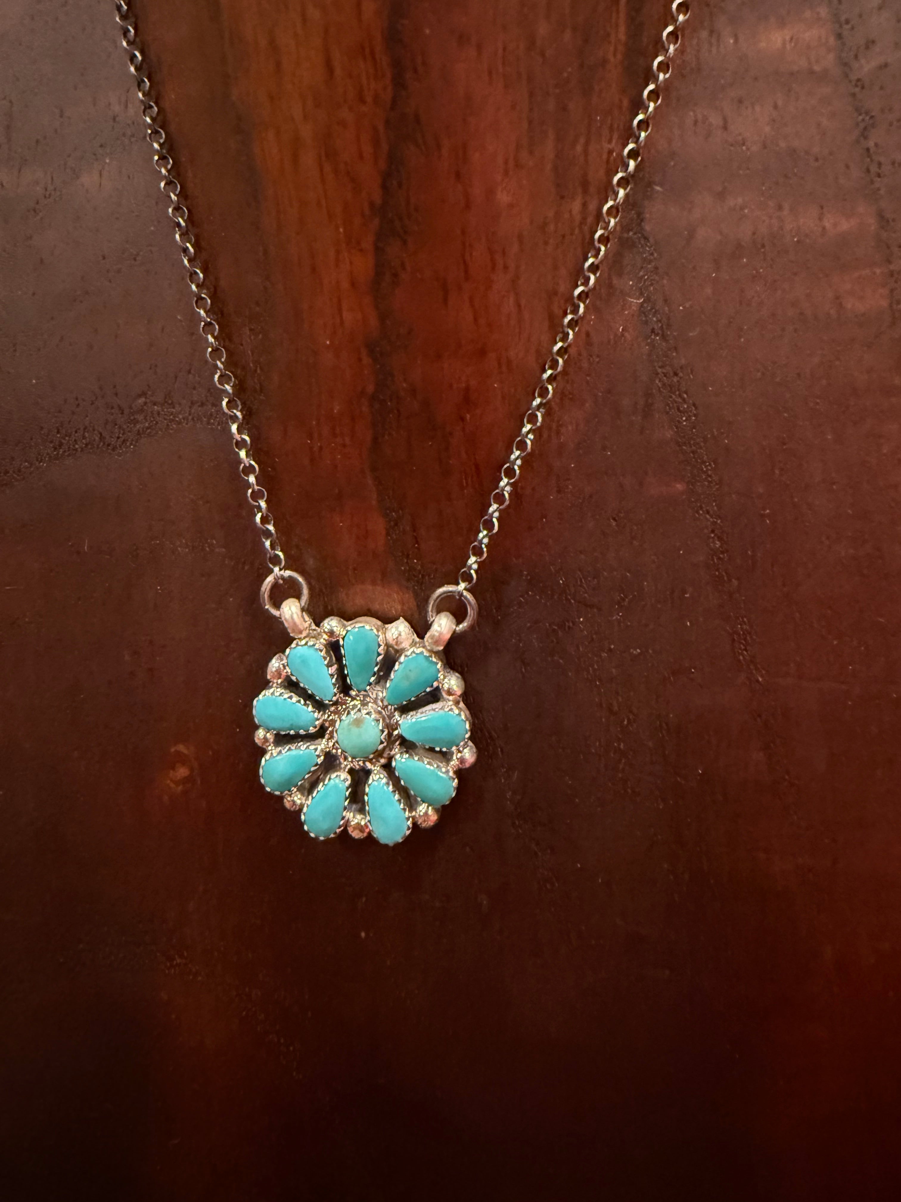 10 Stone Flower Neclace