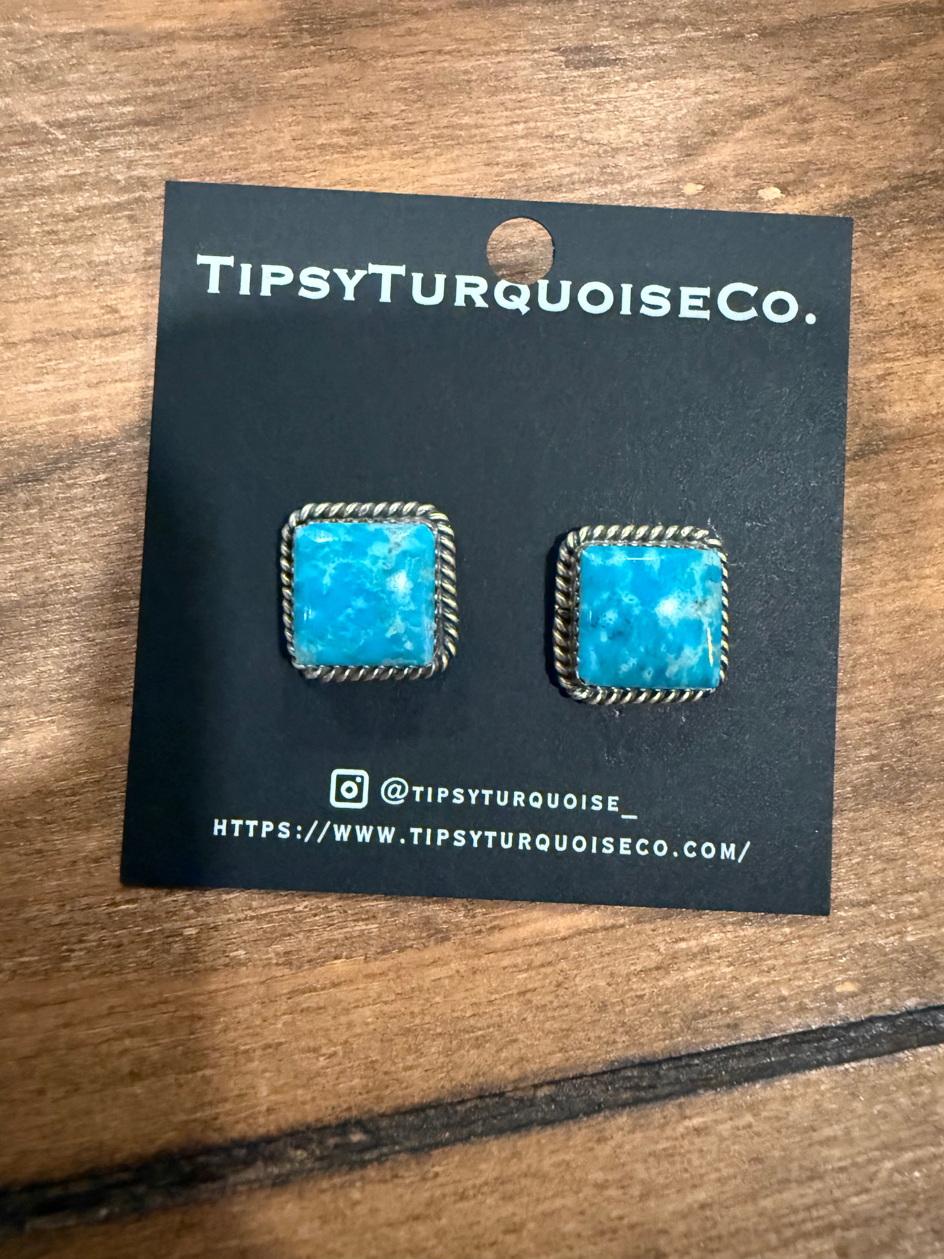 Square Earrings w/ Rope Design