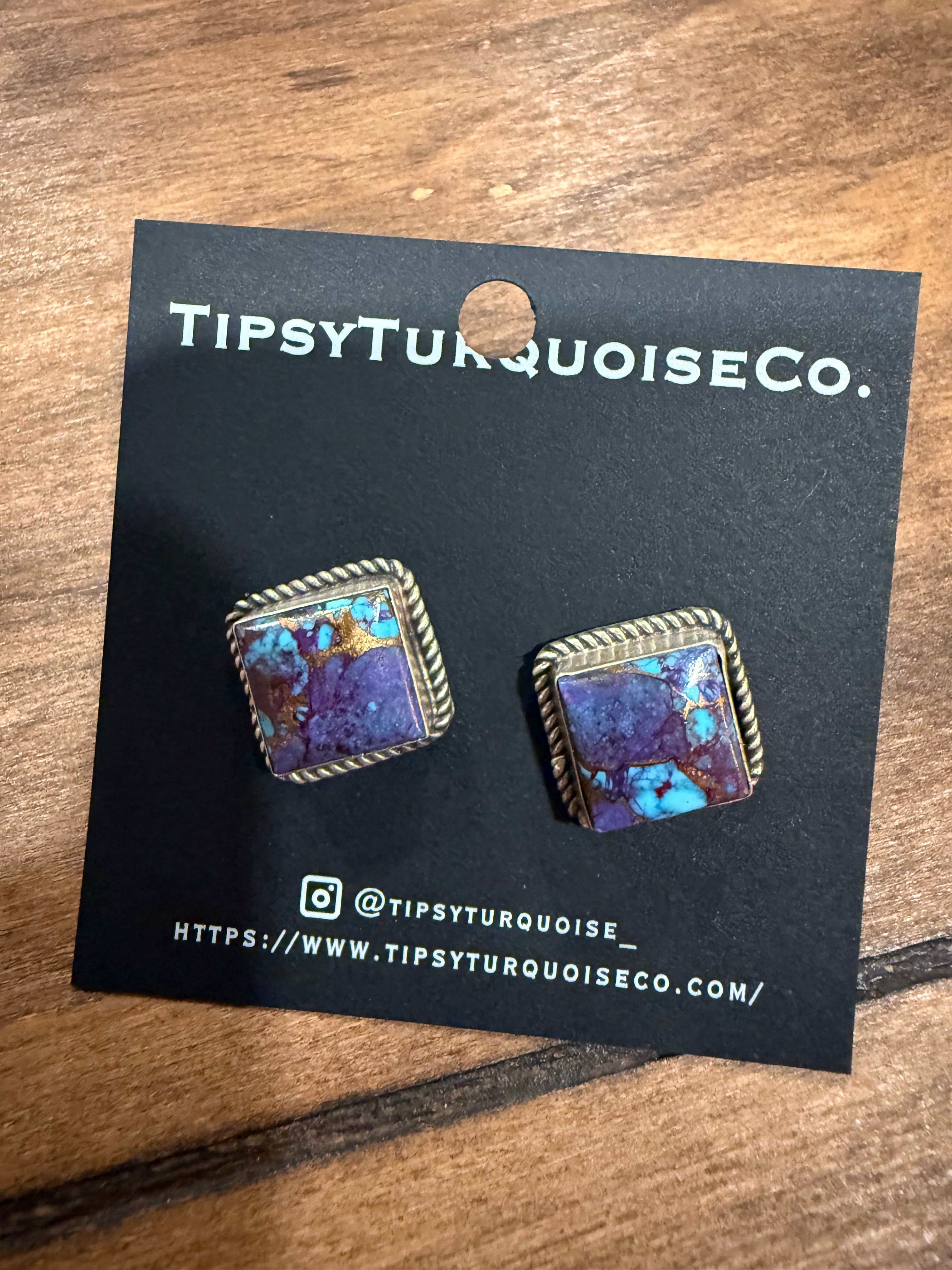 Square Earrings w/ Rope Design