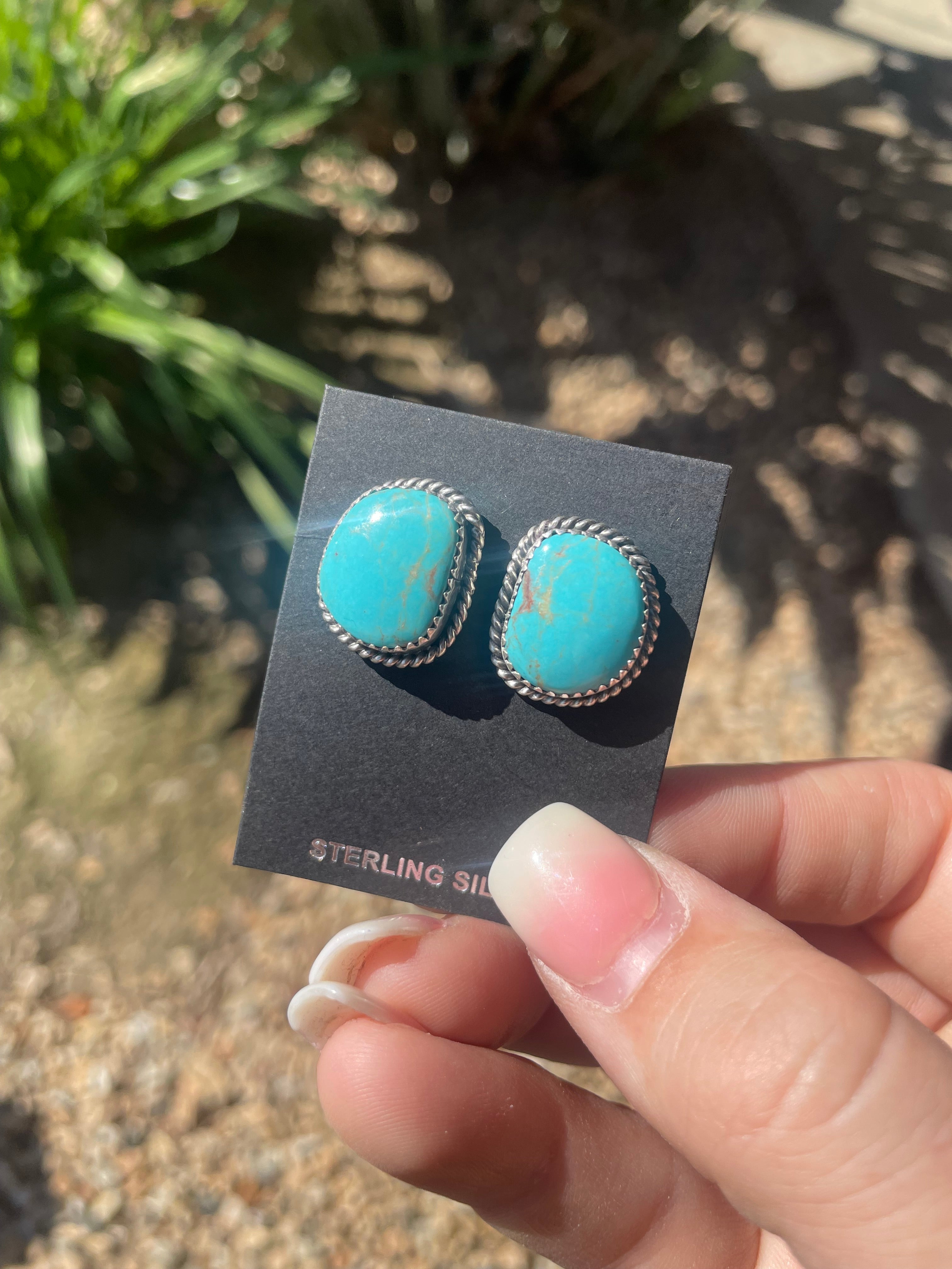 Kingman Turquoise Studs with Rope Design