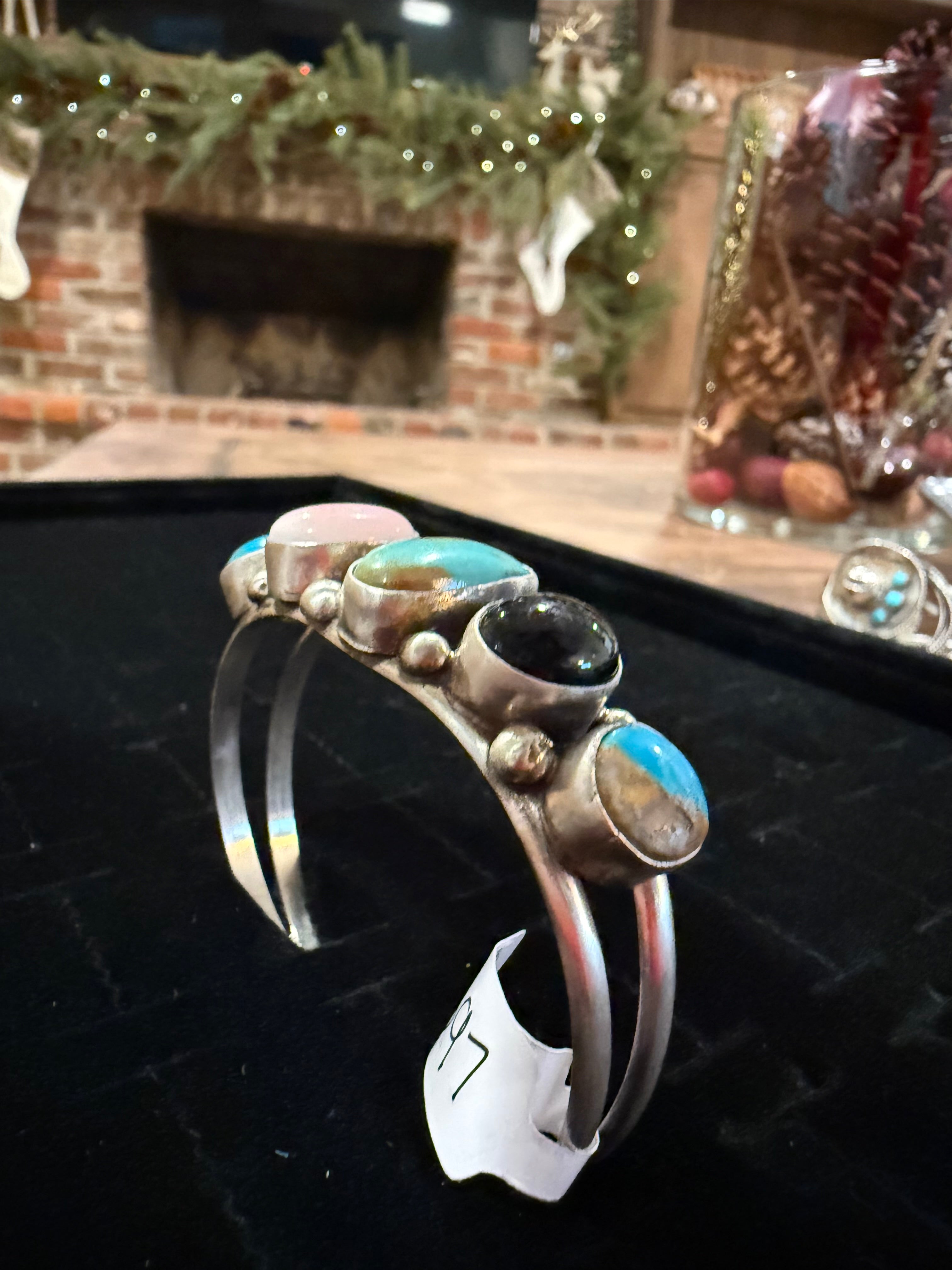 5 Stone Variated Cuff