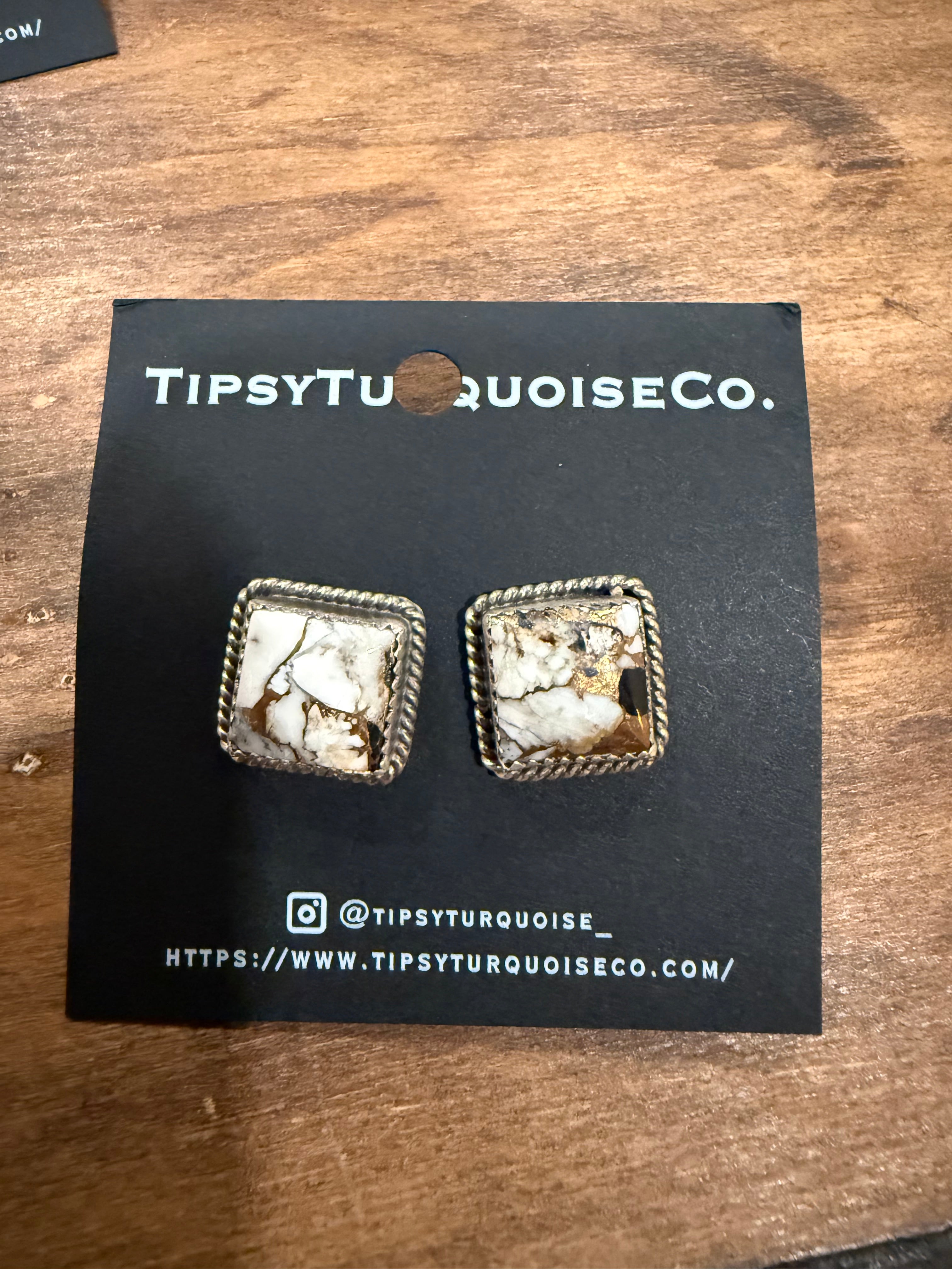 Square Earrings w/ Rope Design