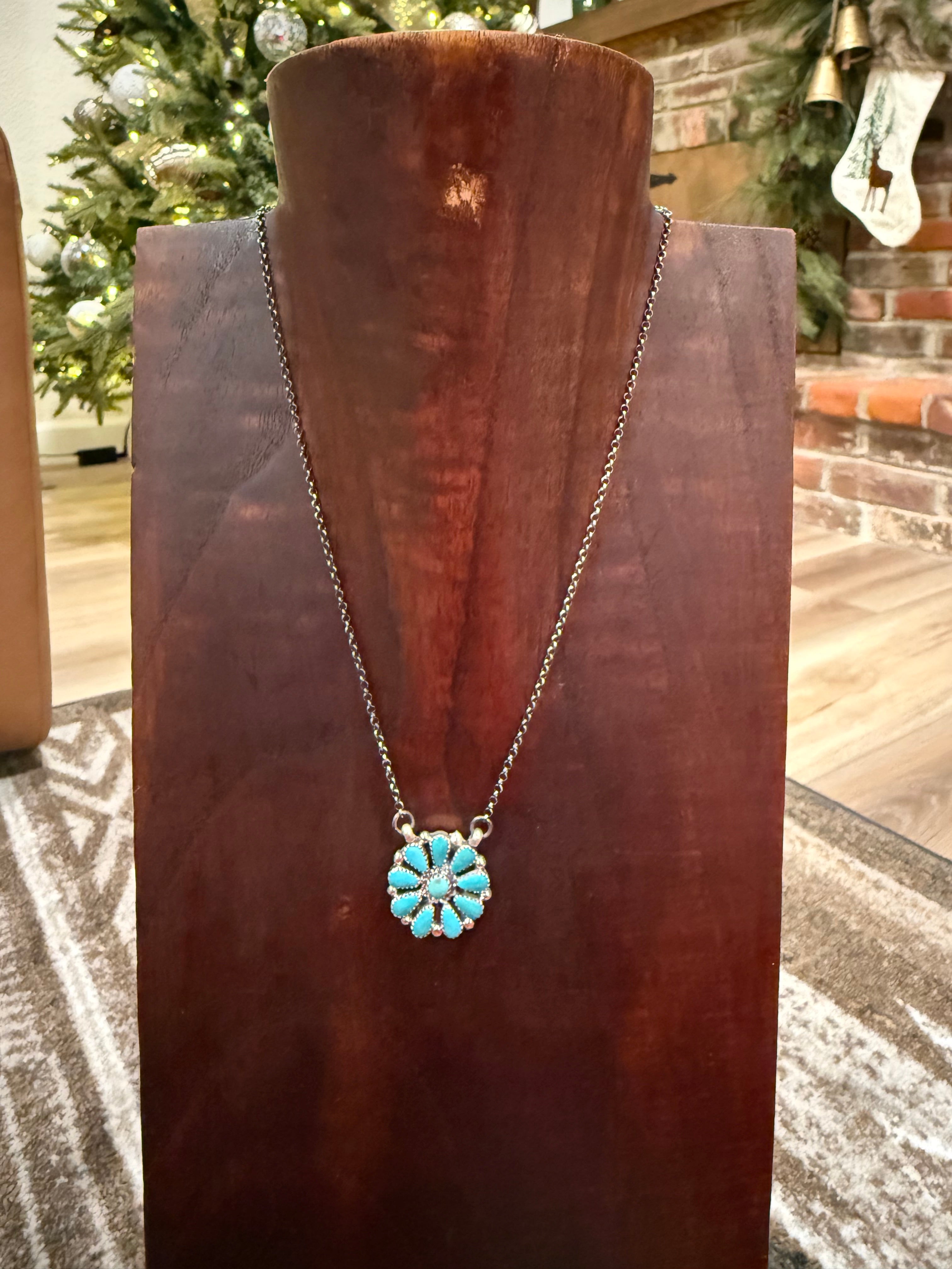 10 Stone Flower Neclace