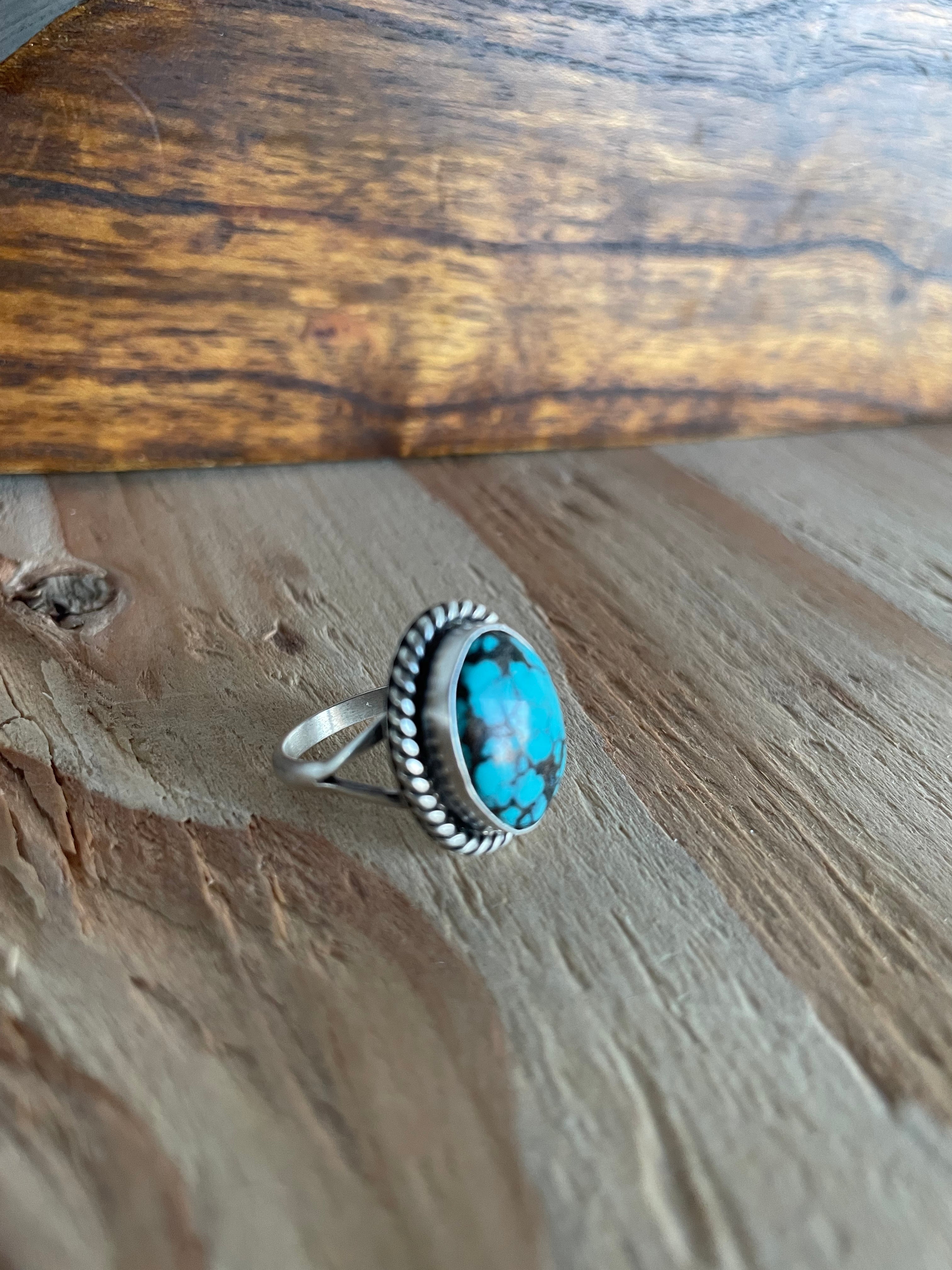 Turquoise Oval Ring w/ Rope Design