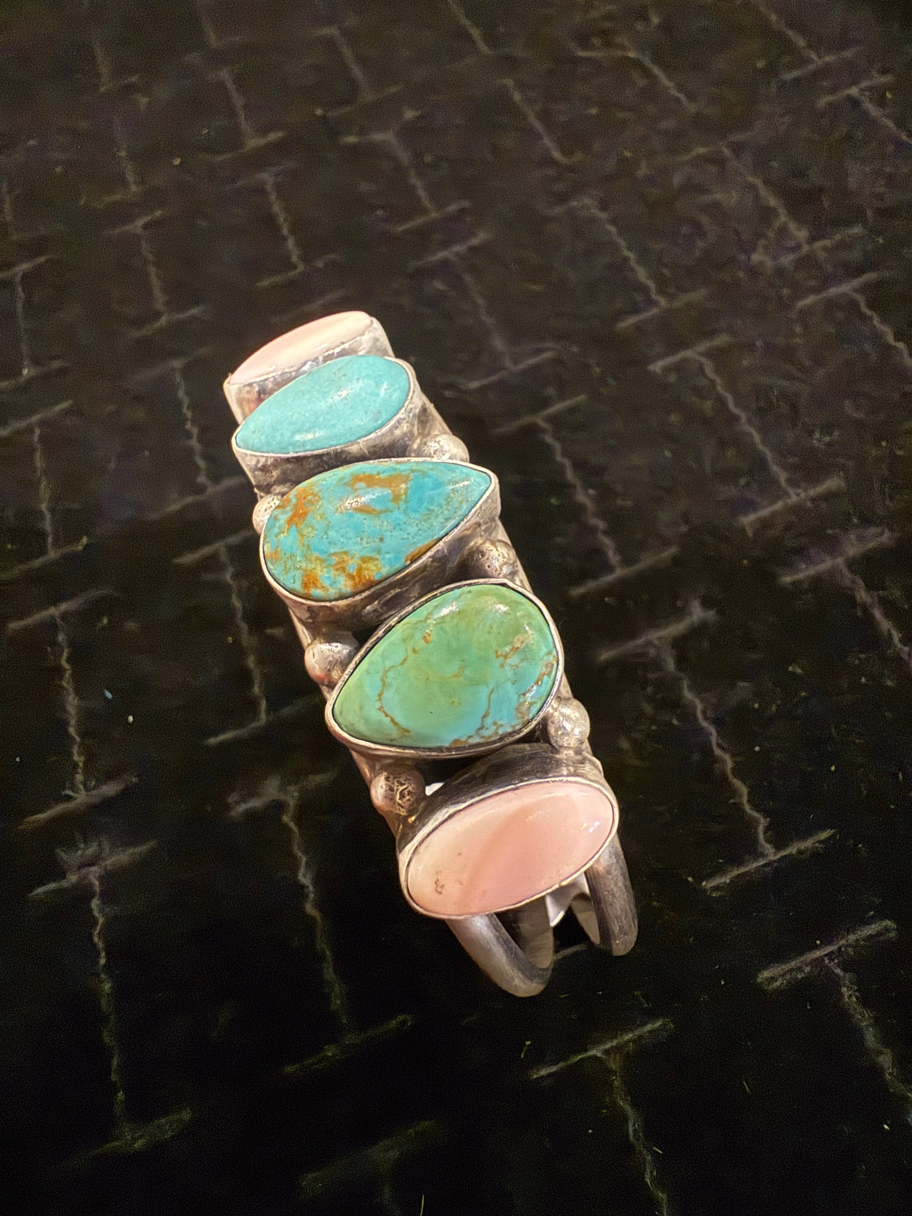 5 Stone Variated Cuff