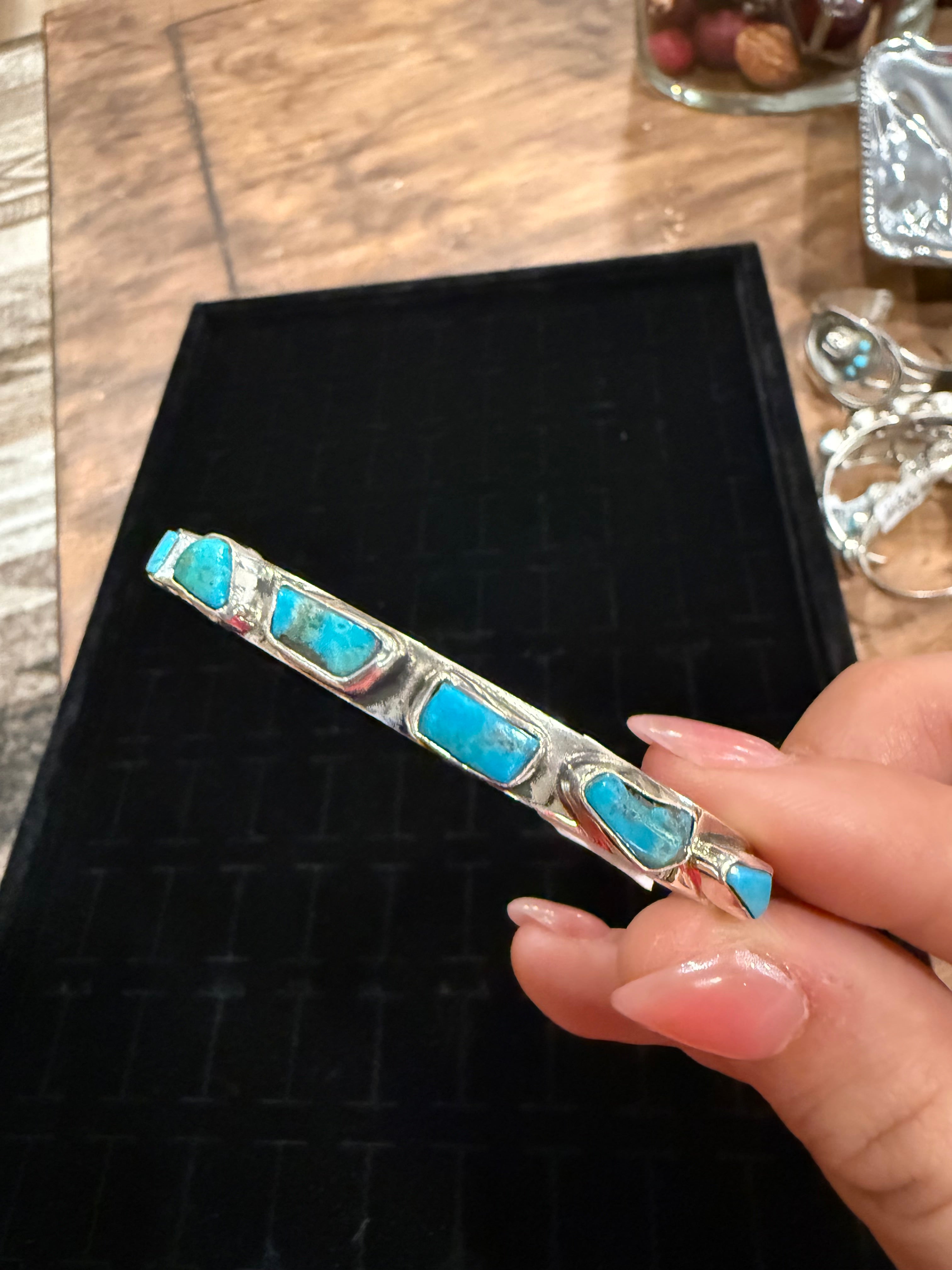 6 Triangle Stone Kingman Cuff